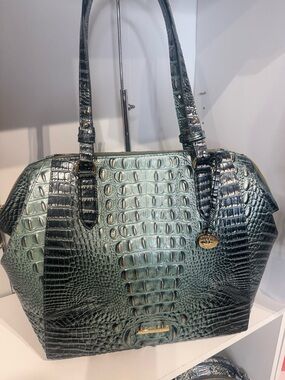 Brahmin med camile Croc-Embossed Green Leather Shoulder Bag